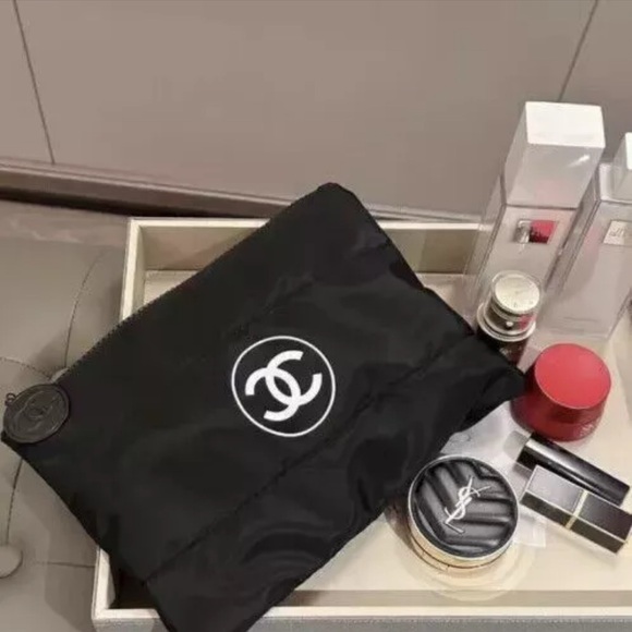 Chanel Beauty Gift Black Puffy Makeup Bag Pouch Clutch Cosmetic Case NEW… - Picture 5 of 5